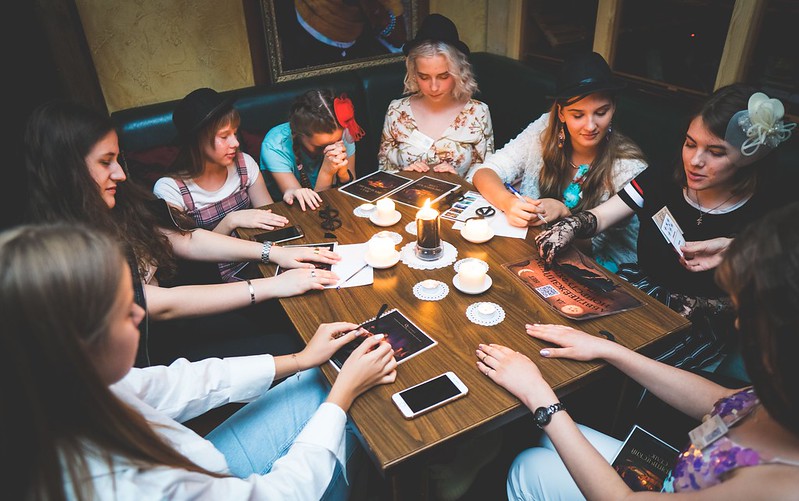 Хэллоуинская вечеринка с мистической атмосферой в Yaroslavl