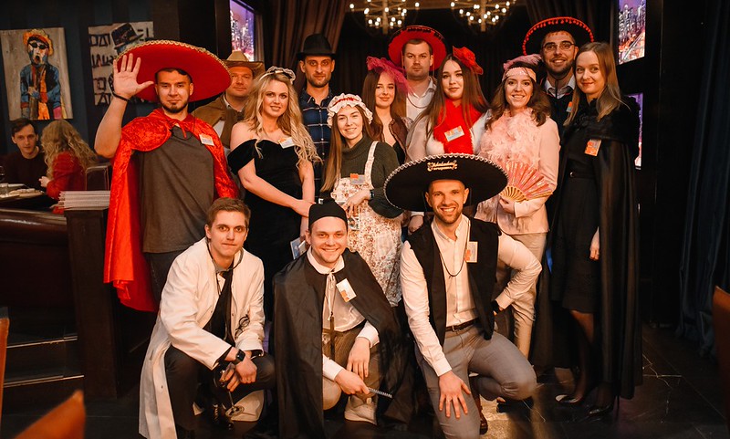 Корпоратив на Новый год в Yaroslavl — празднично украшенный банкетный зал