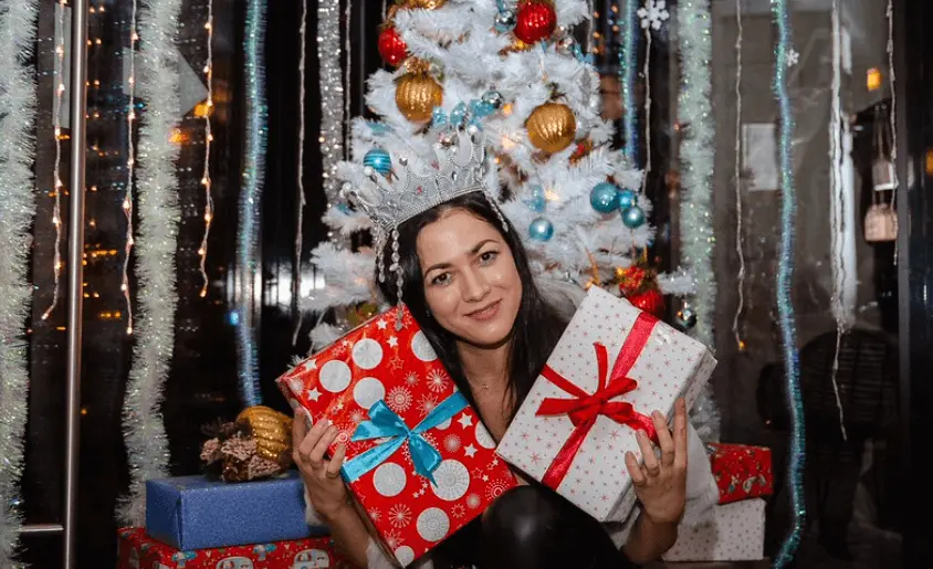 Гайд по идеальному Новому году 2026 с друзьями в Ярославле: от квартиры и коттеджа — до квеста и ночного города